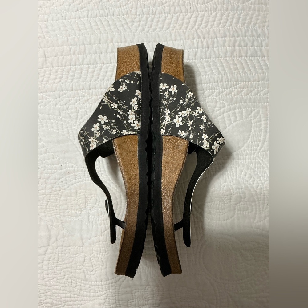 Papillio by Birkenstock Gizeh floral print black & white Sandal Euro 38 US 7 - Picture 7 of 12